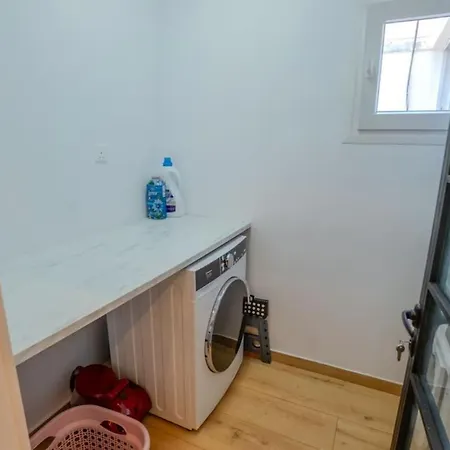 Apartman Lover's Nest With Jacuzzi Brand New *