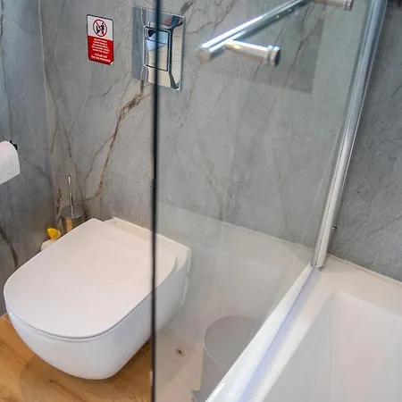 Lover's Nest With Jacuzzi Brand New *