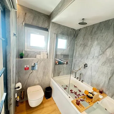 Lover's Nest With Jacuzzi Brand New Apartman Limassol