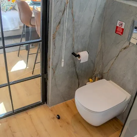 Lover's Nest With Jacuzzi Brand New Apartman Limassol